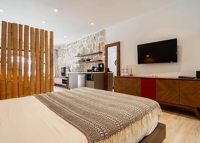 Fns Lounge Suites